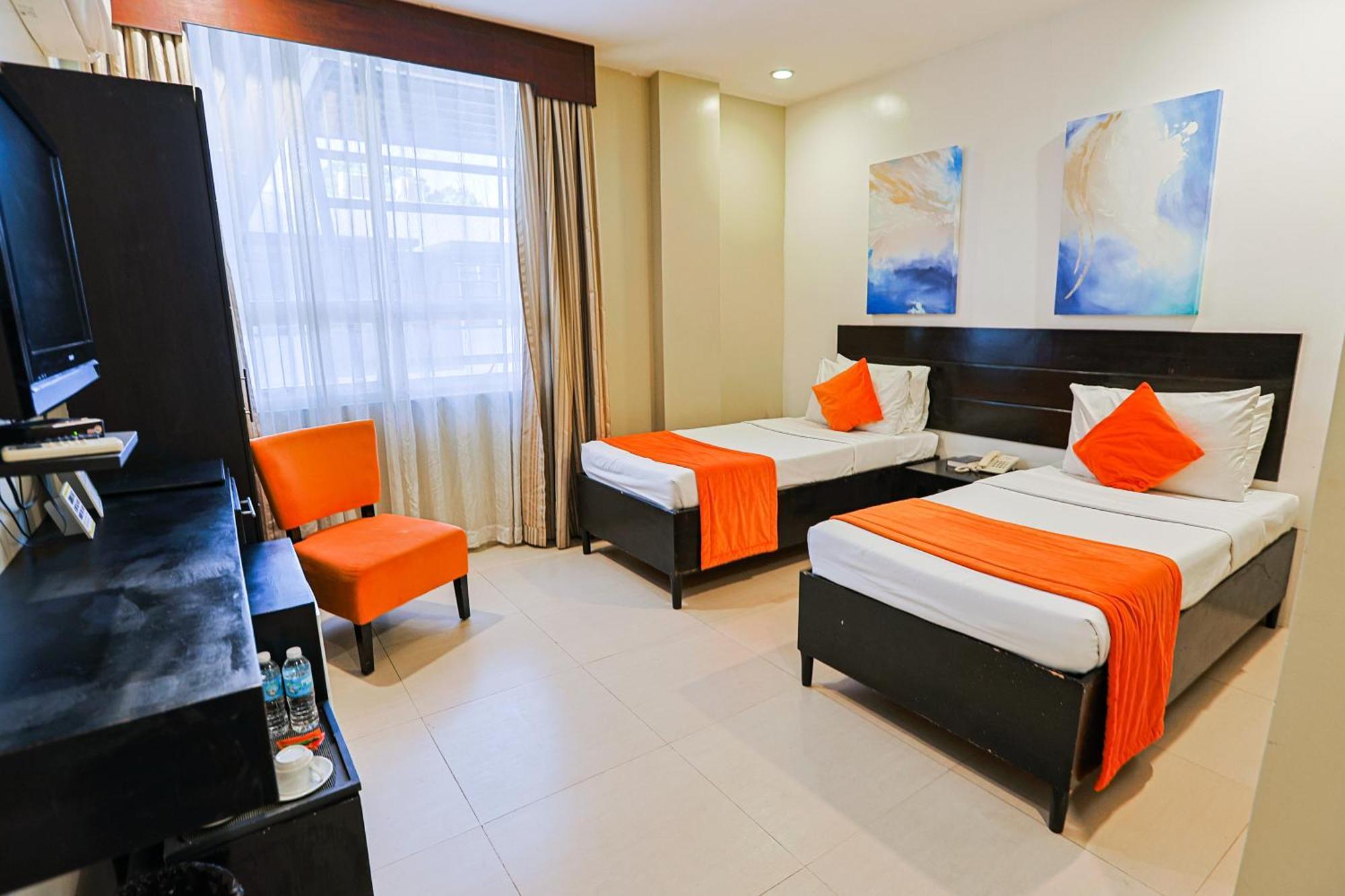 Holiday Suites Puerto Princesa Exterior photo