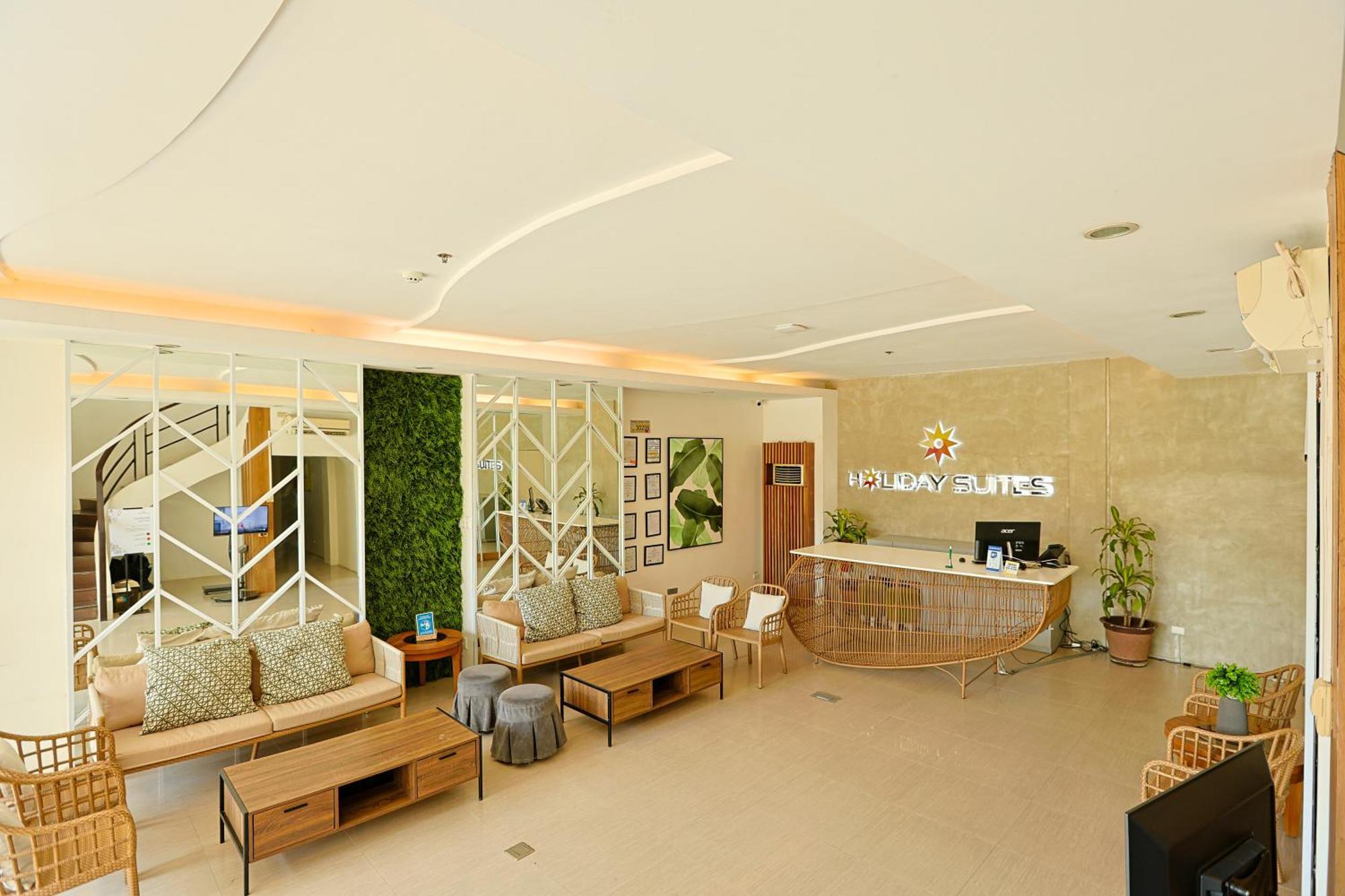 Holiday Suites Puerto Princesa Exterior photo