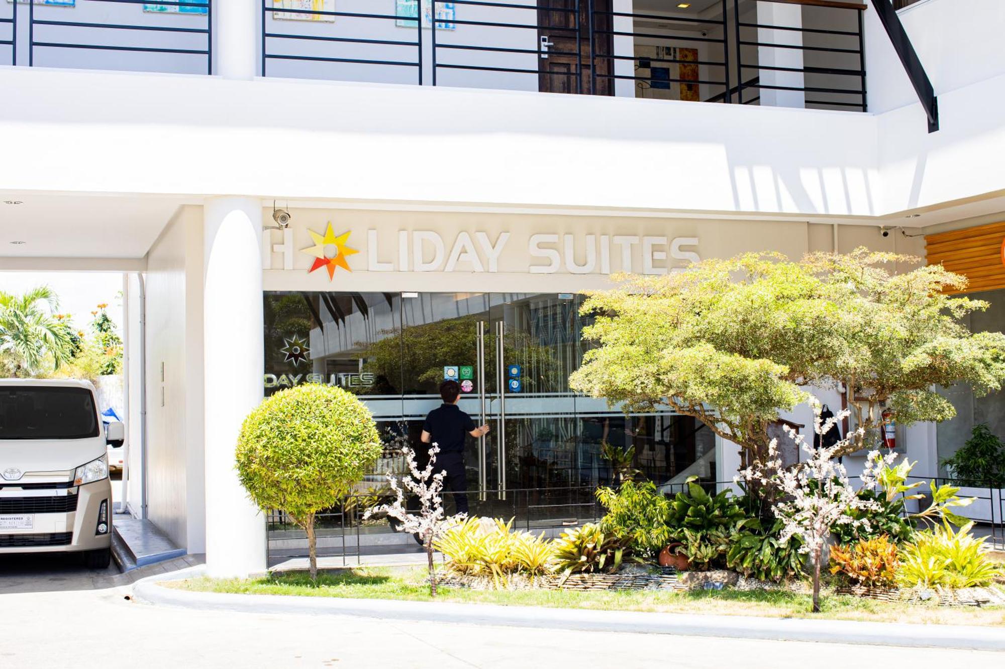 Holiday Suites Puerto Princesa Exterior photo