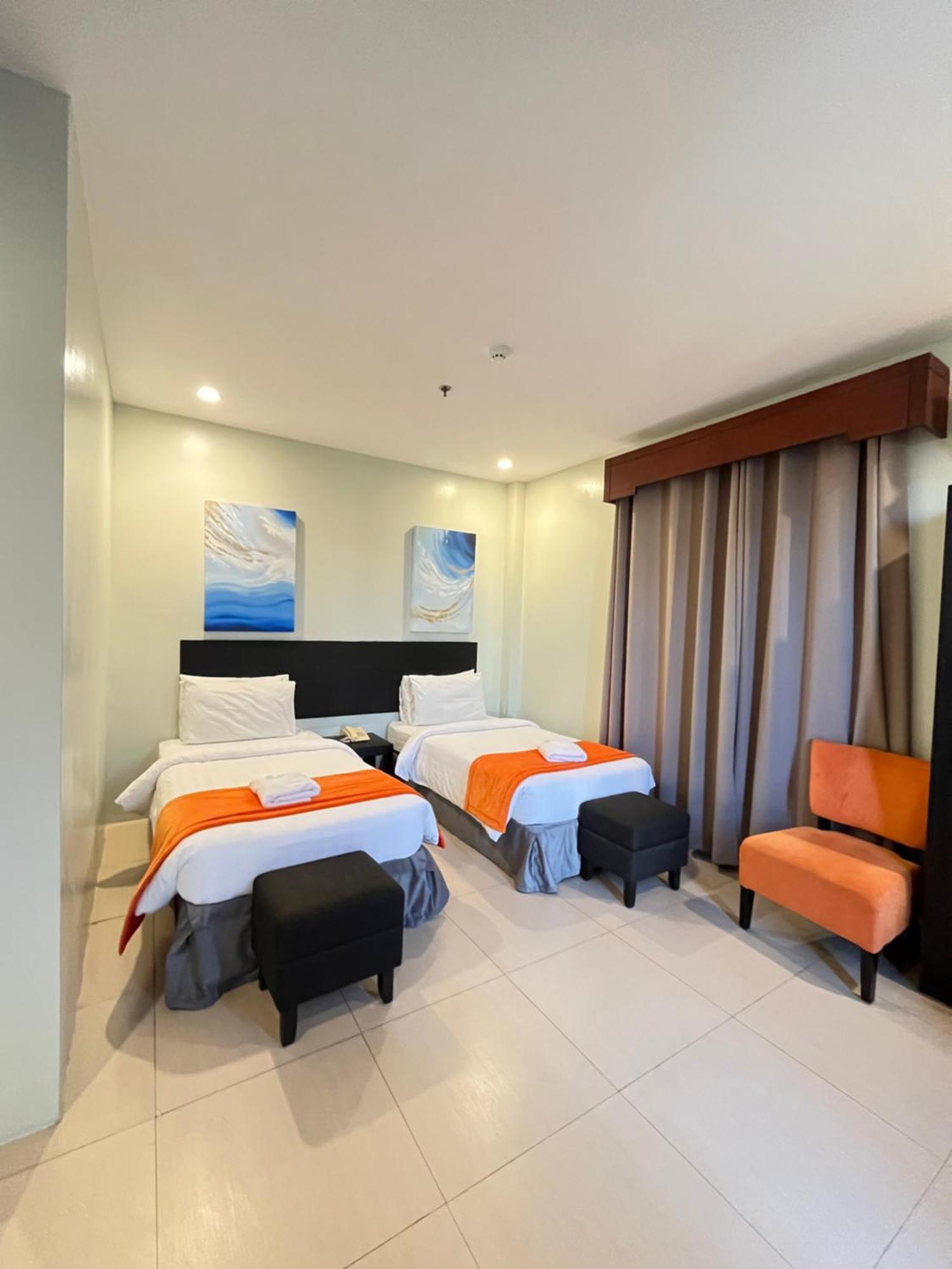 Holiday Suites Puerto Princesa Exterior photo