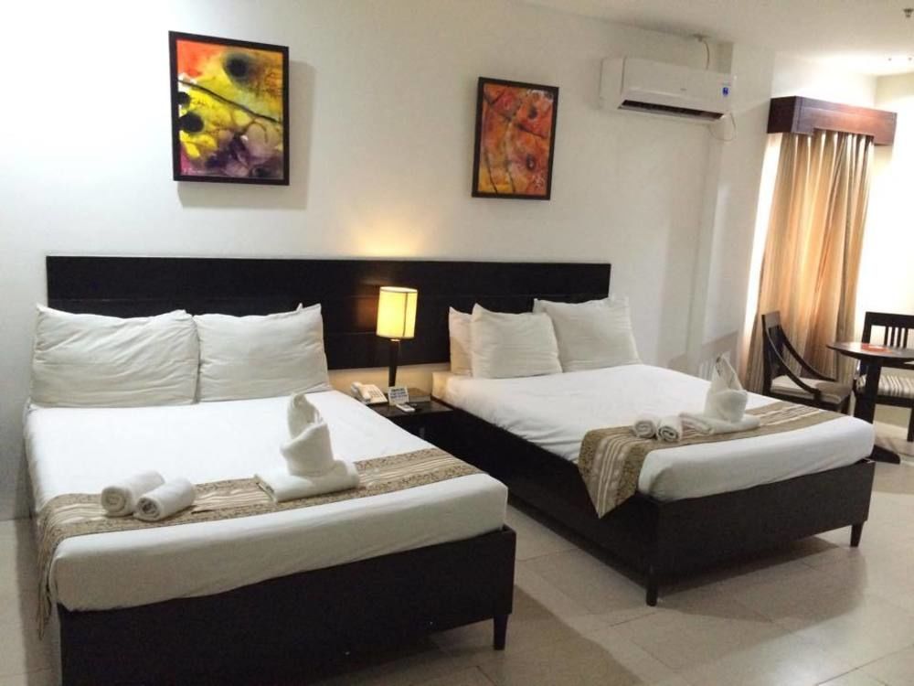 Holiday Suites Puerto Princesa Exterior photo