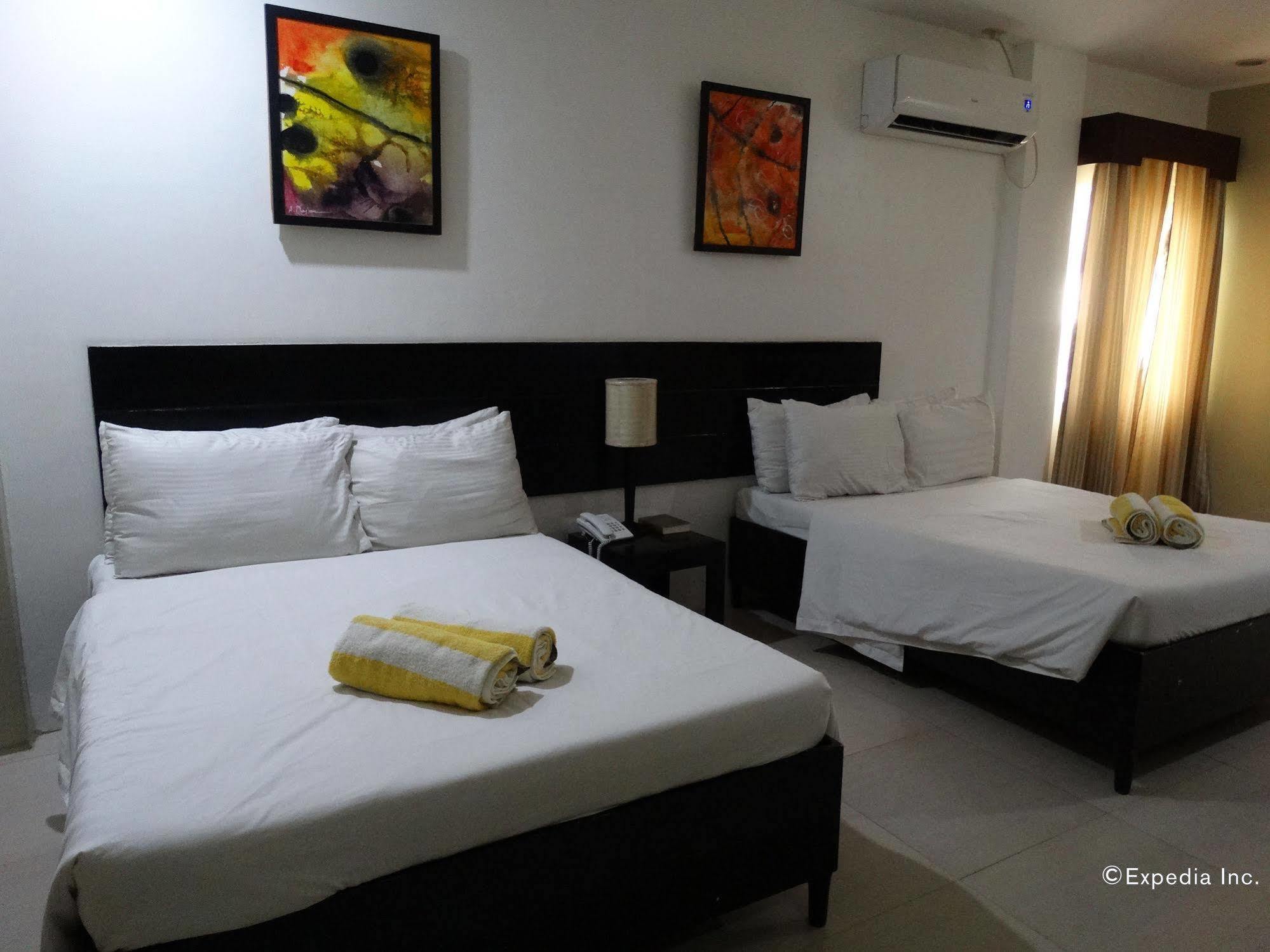 Holiday Suites Puerto Princesa Exterior photo